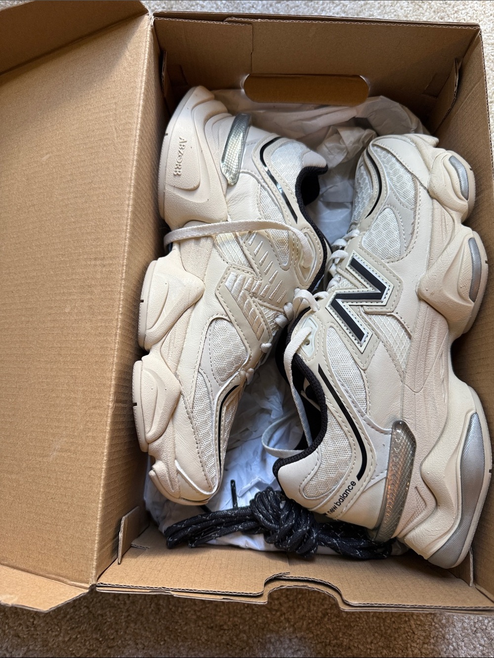 New Balance 9060 Turtledove Cream & Black Sneakers Excellent Condition W/Box - Picture 11 of 12